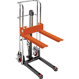 Plattformlift, fußhydraulisch, Hubbereich 85 - 1115 mm.