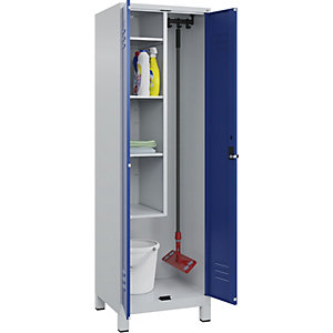 Putzmittelspind Classic PLUS, 1 Abteil, Trennwand mittig, verkürzt, lichtgrau / enzianblau, B 600 mm, mit Füßen, Drehriegel.